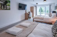 Suite 3 - Sleeping Giant Hotel - PEN Y CAE Inn Hotels in 
