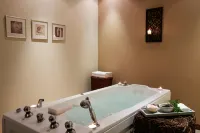 Mediterranean Beach Hotel - น้ำพุร้อน