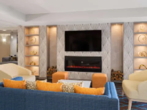 La Quinta Inn & Suites by Wyndham Knoxville Airport アルコアのホテル