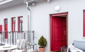 TurnKey I Main Bus Station Apartments