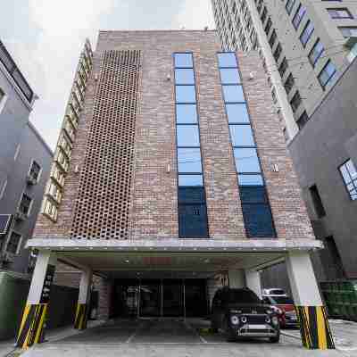 브라운도트 남춘천점 Hotel Exterior