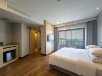 Golden Tulip Essential Belitung Hotels in Parit