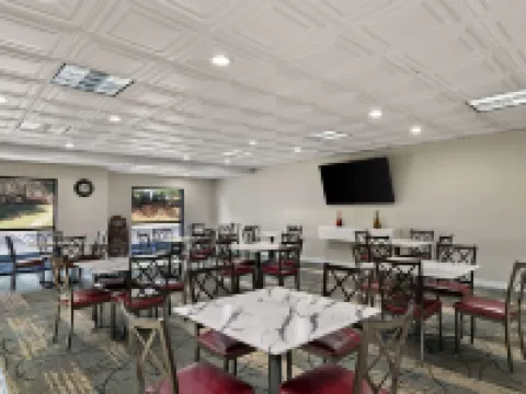 Ramada by Wyndham Harrisburg/Hershey Area Hotels in Linglestown