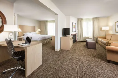 DoubleTree by Hilton Portland - Tigard Hotels near Greenway Town Center