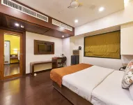 Hotel Vrishali Executive Hotel in zona Mahalaxmi Temple Perking Closest
