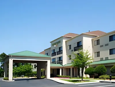 Courtyard Tallahassee North/I-10 Capital Circle Hotels near Railroad Square Art District