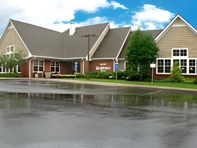 Residence Inn Southington فنادق في بريستول