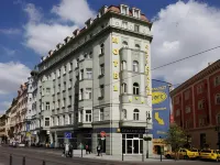 ホテル シティ センター 火薬塔周辺のホテル