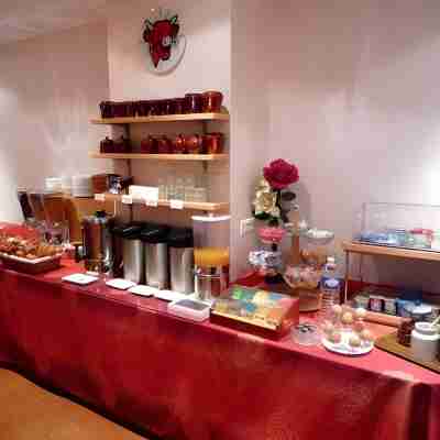 Nouvel Hotel Dining/Meeting Rooms