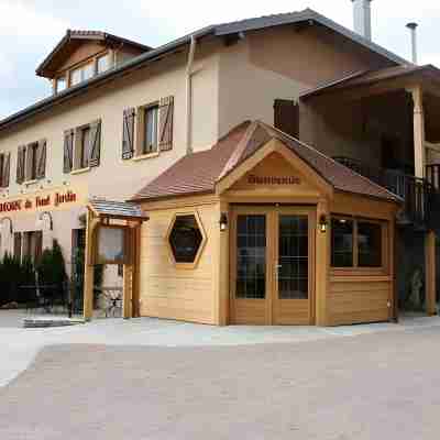 Domaine du Haut Jardin Hôtel & Chalets Spa Privé Hotel Exterior