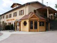 Domaine du Haut Jardin Hôtel & Chalets Spa Privé Hotel di Saint-Nabord