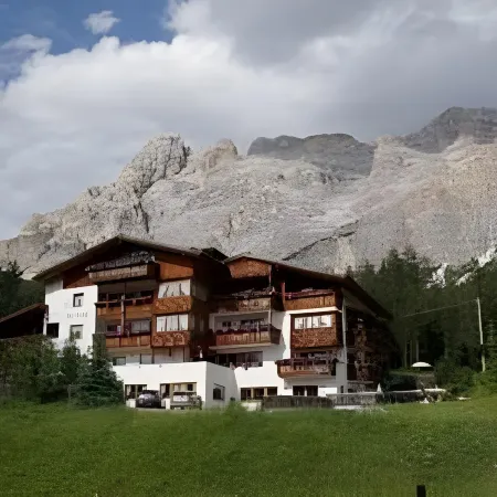 Hotel Ciasa Ai Pini