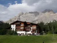 Hotel Ciasa Ai Pini