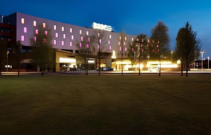 Base Hotel