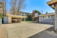 Renton Home Gazebo with TV and BBQ, 15 Mi to Seattle