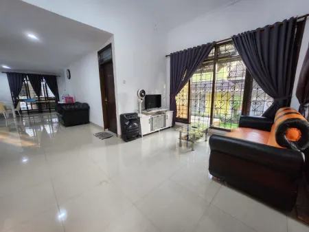 Green Hill Villa Sibolangit Отели в г. Делисерданг