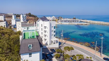 M9 Spa and Ocean View Pension