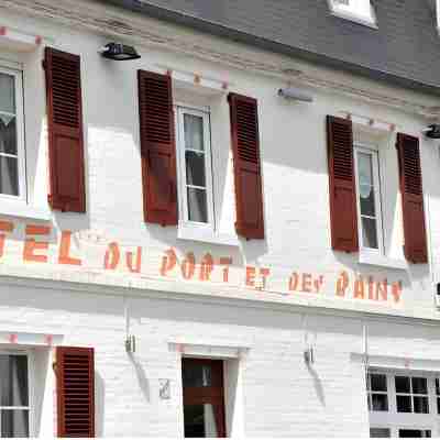 Logis Hôtel le Port et Restaurant les Bains Hotel Exterior