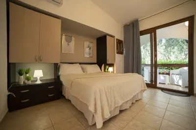 "melograno" Holiday Home with Swimming Pool and Private Beach