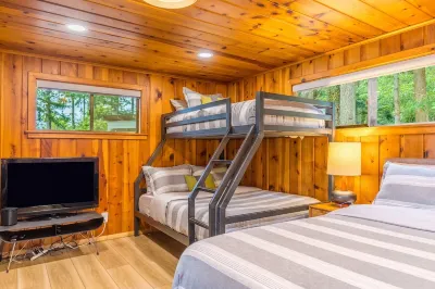 Eagle Beach Retreat by AvantStay Waterfront Home