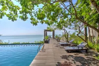 Golden Tulip Hotel & Suites Balikpapan - Beach