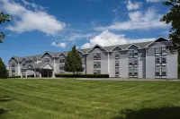 The Inn at St. Albans, Trademark Collection by Wyndham Hotel dekat Kamp Kill Kare State Park