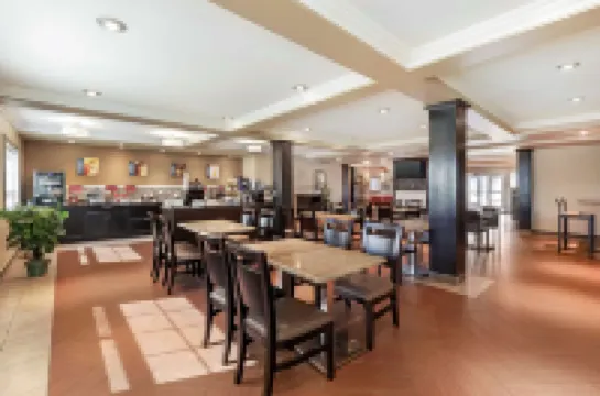 Best Western Plus Peace River Hotel  Suites