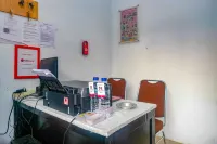 RedDoorz at MG House Siantar Timur Hotels in East Siantar