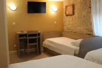 Logis Hotels- Auberge de la Tour - Hôtel et Restaurant