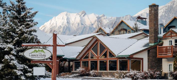 Canmore Rocky Mountain Inn โรงแรมในแคนมอร์