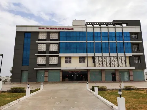 Hotel Bhanwar Singh Palace Các khách sạn ở Kishangarh