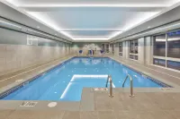 Holiday Inn Express & Suites GRAND RAPIDS - AIRPORT NORTH by IHG