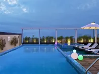 Hyatt Centric Ballygunge Kolkata - Pools