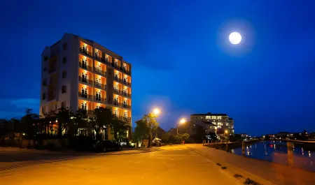 Khách sạn Royal Riverside Hội An