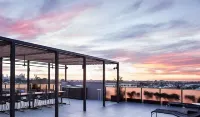 Mega Style Apartments The General فنادق في Ivanhoe