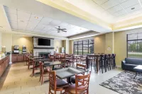 Quality Suites Milwaukee Airport