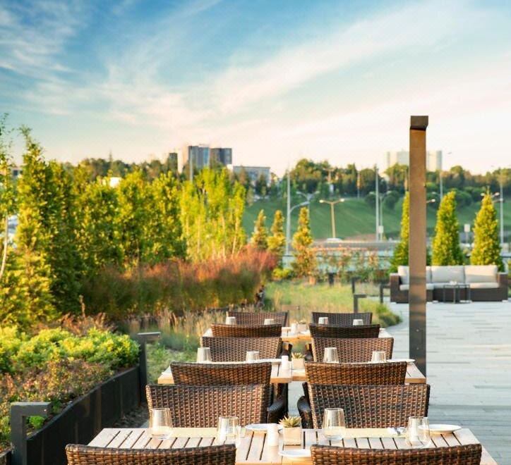 2. 센트로 웨스트사..