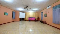 RedDoorz near Mangrove Forest Kupang Hotels in Oesapa Selatan
