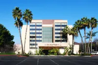 DoubleTree by Hilton Fresno Convention Center Các khách sạn gần Fresno Chandler Apt