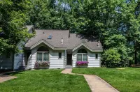 Fully Renovated Condo - Sleeps 9! - Wifi