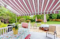 Spacious 5 bedroom, cozy home with private beach access!
