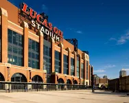 Just 10 Mins to Lucas Oil Stadium, Downtown, and Safe! Host 12+ in Spacious Home Hotels near Walmart Supercenter