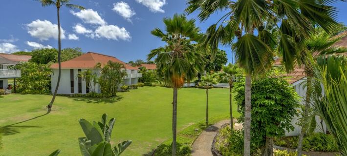 Steps Away From Poipu Beach * A/C * Newly Remodeled * Family Friendly Hoteles en Koloa
