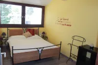 Port Ripaille: Your house right on the lake / the best of mountains and sea! Hôtels à proximité de : Plage d'Amphion