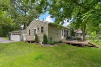 Lakefront, wildlife Cabin retreat - Pelican Bay Cabin