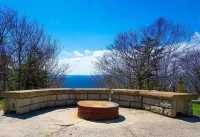 Newly Updated! Sunset Summit Condo at Snowshoe Hotels near Spa Vantage