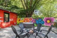 5 Min 2 Downtown Asheville w/Hot Tub!