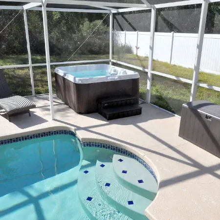 Orlando BeachHouse ❤️ Expanded pool deck & HotTub Recent renos, close to Disney!