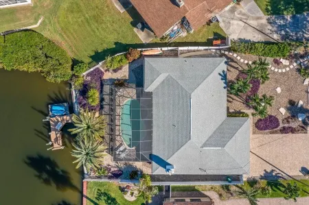 Waterfront-Heated Pool-Hottub-4bd-2BA-Paddle boat- Kayaks