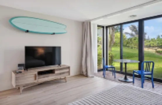 Newly Renovated Condo Within a Short Walk to Ritz-Carlton Resort and Beaches 卡夫庫酒店